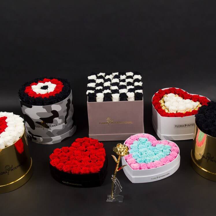 Eternal roses in box